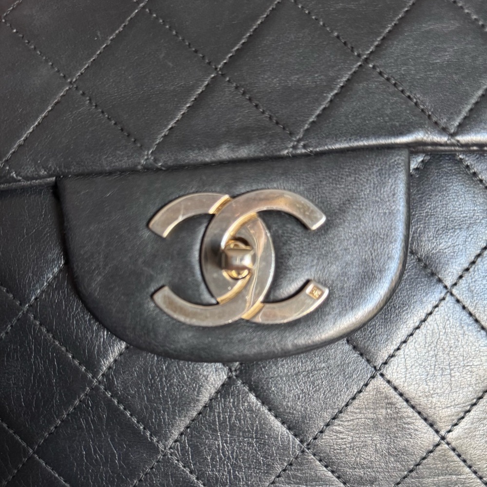 1 day Price Drop ! !! Authentic CHANEL Black Quilted Crossbody with Gold Chain - Picture 13 of 14